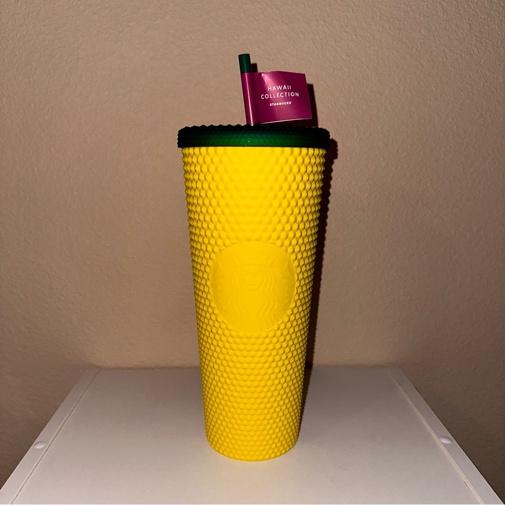 NWT Starbucks Hawaii Edition 2020 Venti
Pineapple Cup Tumbler Matte Studded
24oz